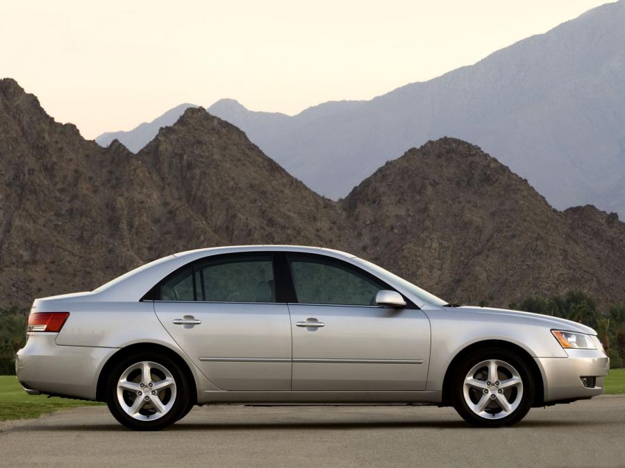 Hyundai Sonata 2005 года  (US) (фото 11 из 14)